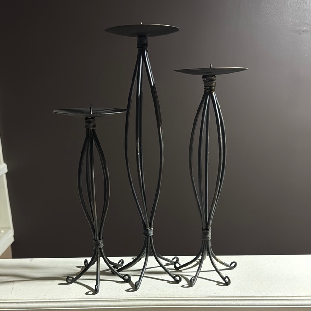 Elegant Black Metal Candle Holders Set